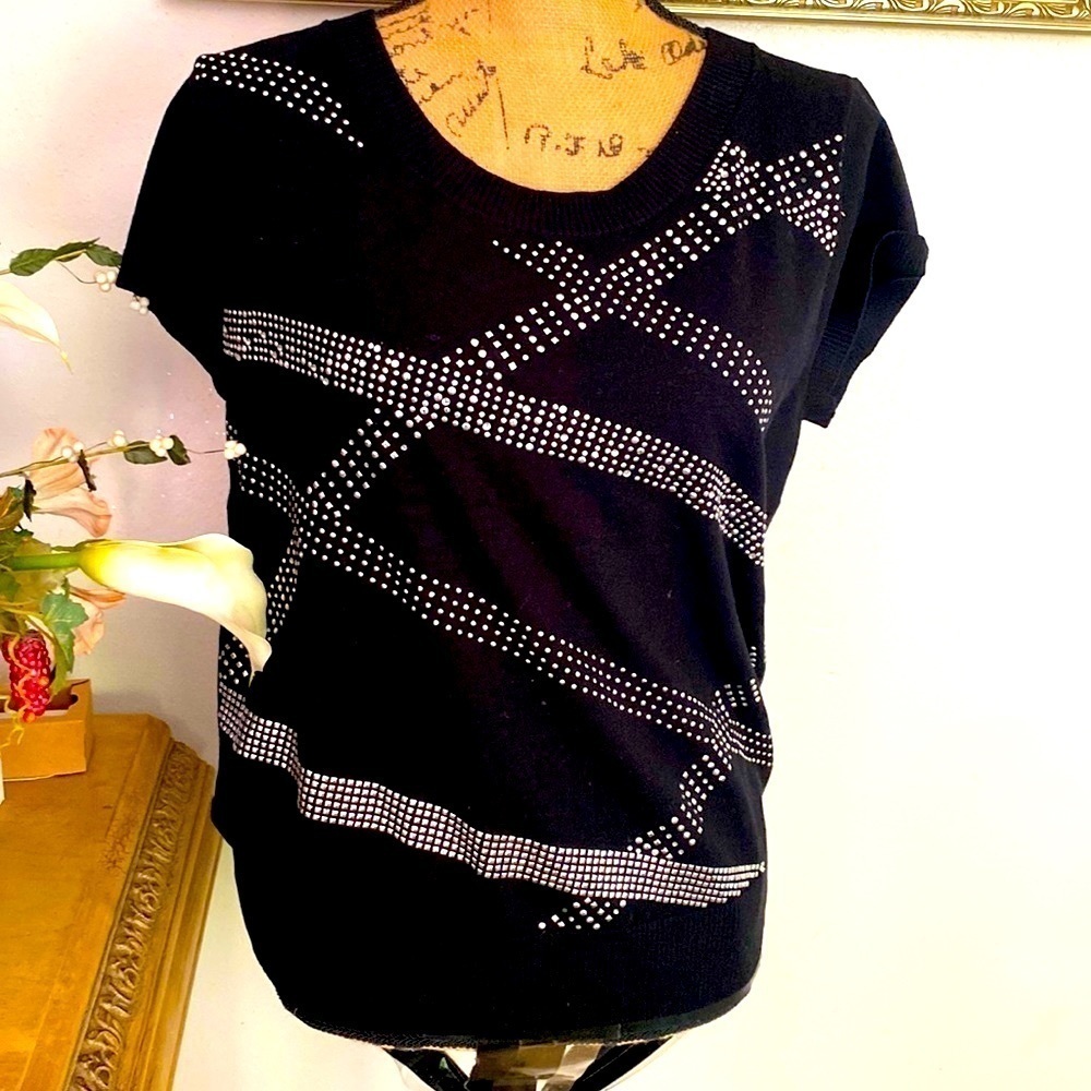 New Calvin Klein sweater with silver studs on it size XL Black.